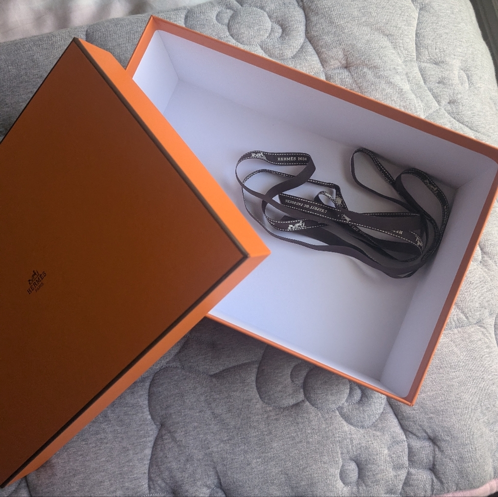 Hermes Box - Picture 3 of 3